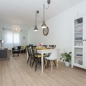 https://apartment-boric.splithotels.org