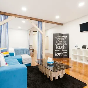 https://feels-like-home-graca-artistic-studio.hotels-lisbon-portugal.com